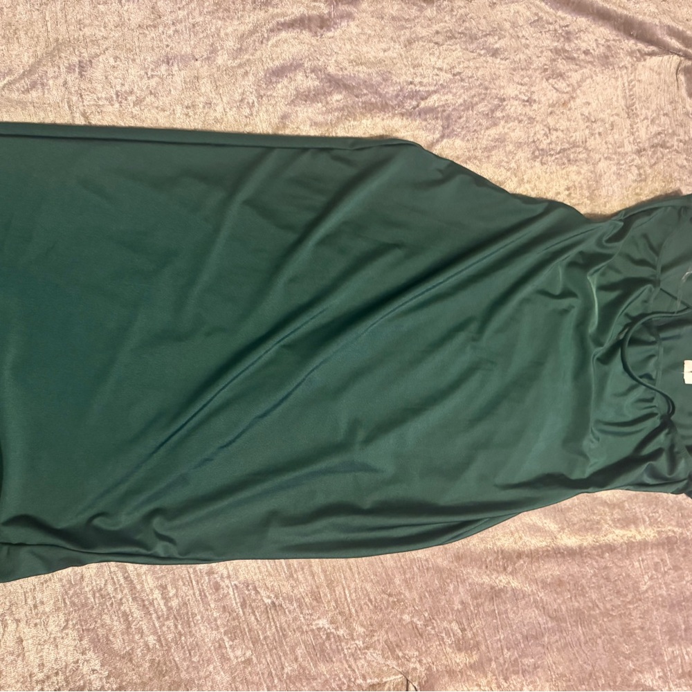 Elegant Green Evening Dress - Picture 7 of 7